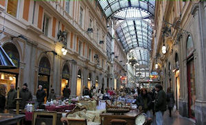 Naples Shopping Passage Tour