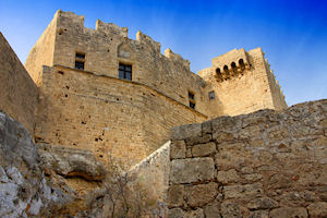 Explore On Your Own Lindos and Guided Rhodes Old City with free time